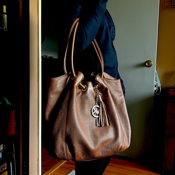 Michael Kors Soft Leather Shoulder Bag 18”x12” Color:Caramel-Excellent condition